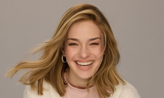 אמונה זינגבוים בקמפיין לפנדורה (צילום: שי פרנקו)