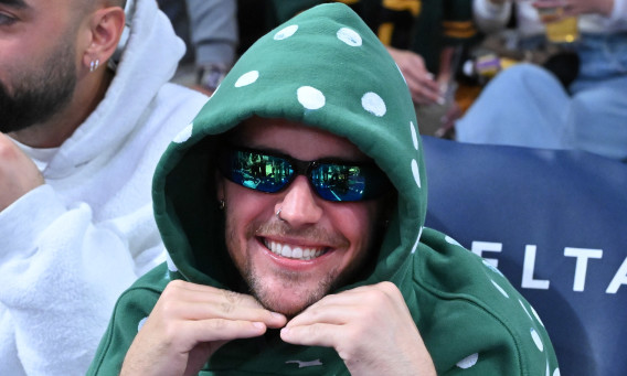 ג'סטין ביבר (צילום: Allen Berezovsky/Getty Images)