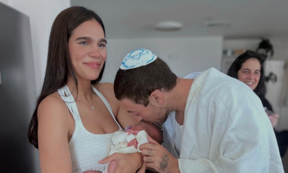 בטקס הברית: נויה אריאלי, דור טאוב ושון שמשון 