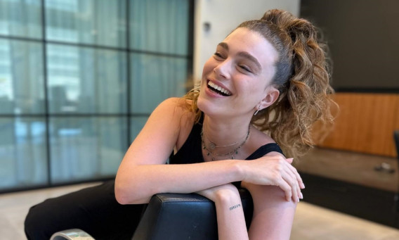 קוקו גבוה מתוח (צילום: אילן מרגלית סטודיו )