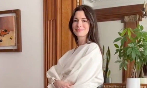 אן האת'ווי (צילום: אינסטגרם)