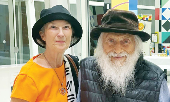 יעקב אגם ו"המוזה"  (צילום: פרטי)