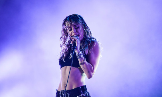 מיילי סיירוס (צילום: ARMEND NIMANI/Getty images)