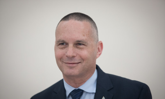 השר לשעבר יזהר שי