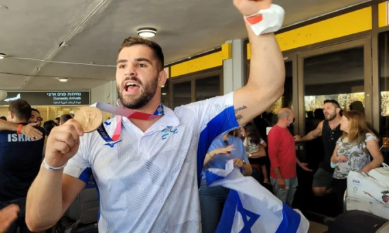 פיטר פלצ'יק בנתב"ג