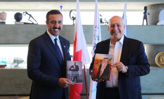 השייח עבדאללה בן אחמד אל ח'ליפה וחמי פרס