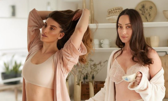 אנה ארונוב, דנה זרמון