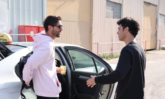 טל מוסרי, עומר חזן