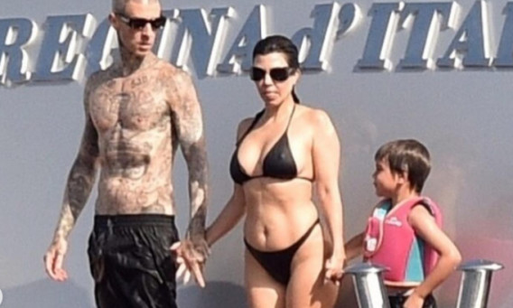 קורטני קרדשיאן, טרוויס בארקר