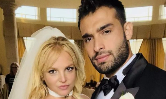 בריטני ספירס, סם אסגרי