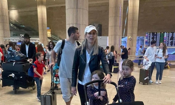 תומר חמד, שונית חמד ובנותיהם