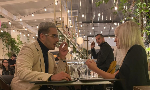 סיימון לבייב ובת הזוג הטרייה אנה