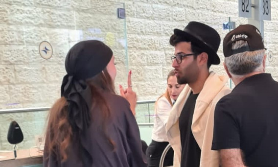 עומר ברזני, דבורה ברזני