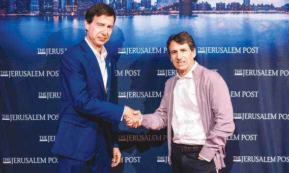 חנן פרדימן, מנכל בנק לאומי ומרק רואן מייסד שותף ב-Apollo Global Management.