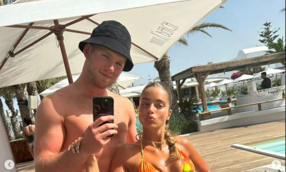 נועה קירל ודניאל פרץ ביוון