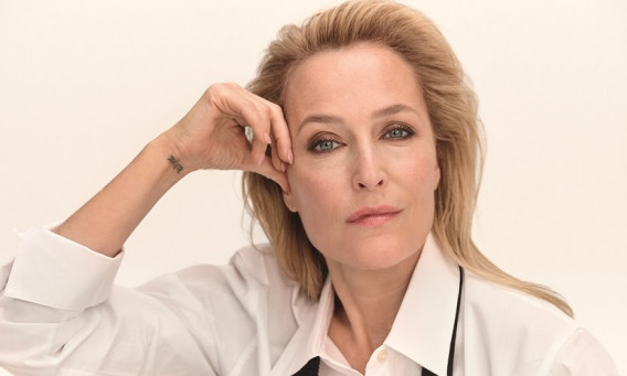 ג'יליאן אנדרסון ללוריאל פריז 