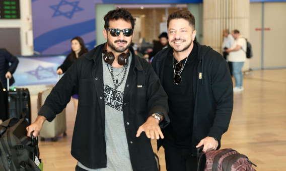  פאבלו הרדייה ופרנסיסקו באס, כוכבי "המורדים", בנתב"ג (צילום: אור גפן)