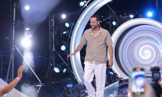 הדייר החמישי שנכנס לבית האח הגדול - ארז מוגרבי (צילום: מיכה לובטון)