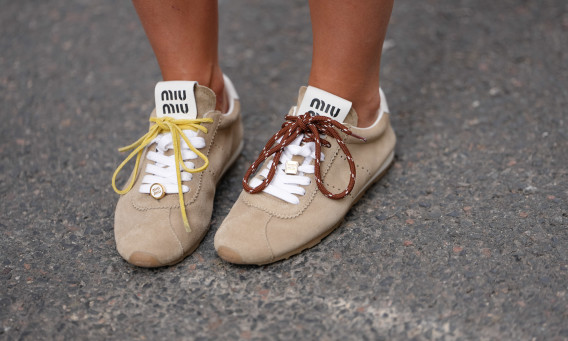 סניקרס של מיו מיו