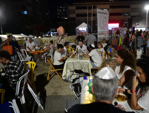 קבלת שבת בכיכר החטופים(צילום: אבשלום ששוני)