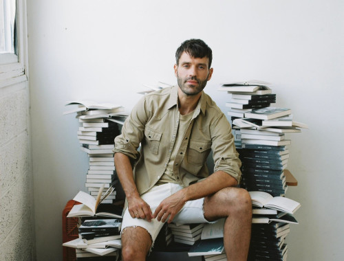 An evening of small gifts: Noam Horev returned to his personal story
