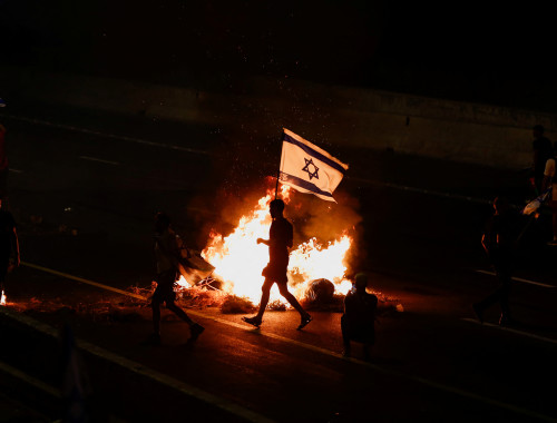 מחאה נגד הממשלה(צילום: REUTERS/Corinna Kern)