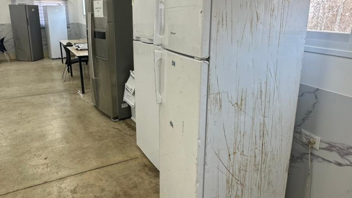 מקררים מלוכלכים במוצב מי עמי