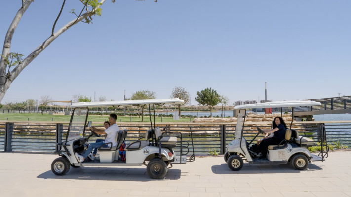 רכבי גולף בפארק נחל באר שבע  (צילום: אנמה מירב אוחיון)