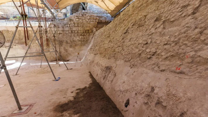 הסכר שנחשף בעיר דוד (צילום: רשות העתיקות,אליהו ינאי, עיר דוד)