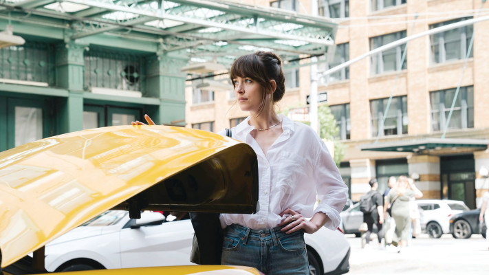 דקוטה ג'ונסון ב''מאץ' מושלם''