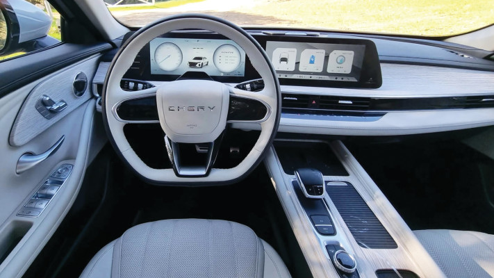 צ'רי אריזו 8 - צילום פנימי 