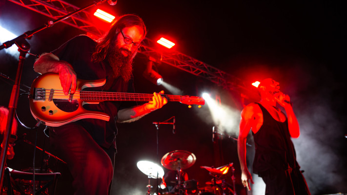 לילה מוטרף במוזאון: האינדינגב חזר, מוקף בהיסטוריה שיושבת טוב על הביט