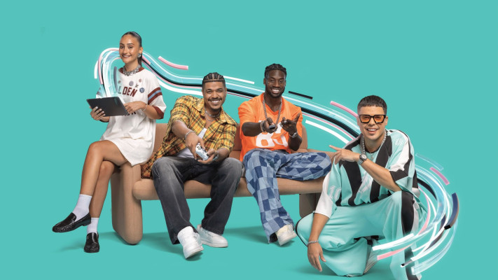 סטטיק, סטפן לגר, שחר סיאול ואגם בוחבוט בקמפיין לפרטנר (צילום: מיכה לובטון)