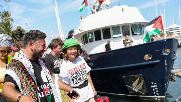 גרטה טונברג עולה על משט לעזה