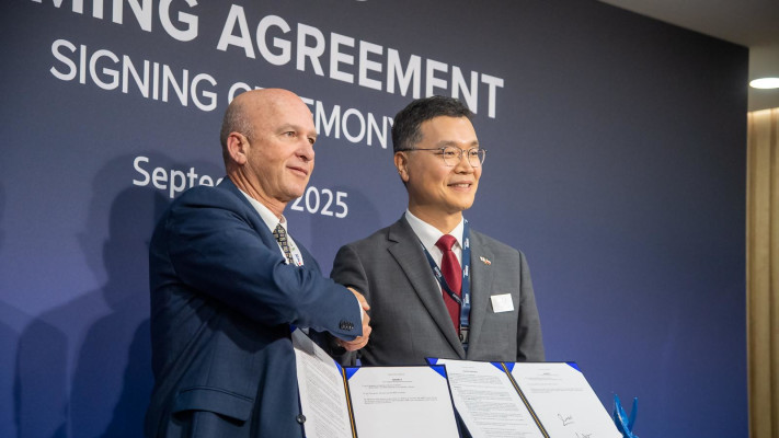 היונג-ג&rsquo;ון ג&rsquo;ו,Hyundai Rotem , צבי מרמור, רפאל