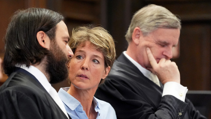 המסעדנית כריסטינה בלוק בתחילת משפטה בהמבורג