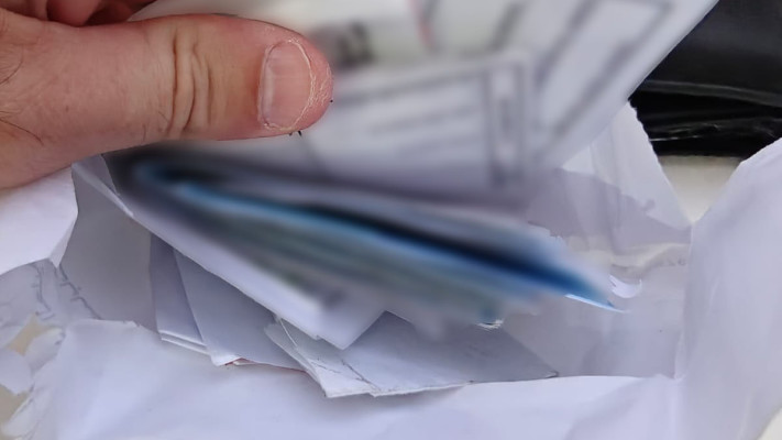 צילום ממצאים שנתפסו בזירה 