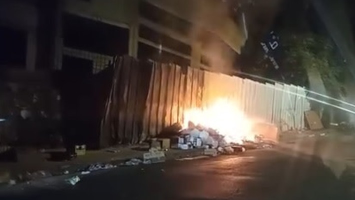 נצרת - שורפים זבל ברחובות