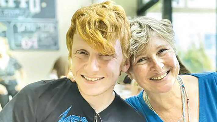 יותם חיים ז''ל עם אימו איריס 