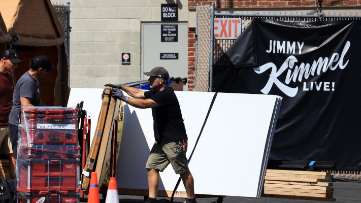 הורדת התכנית ''ג'ימי קימל לייב''