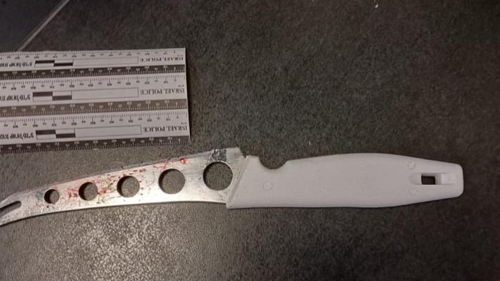 הסכין ששימשה את המחבל בפיגוע