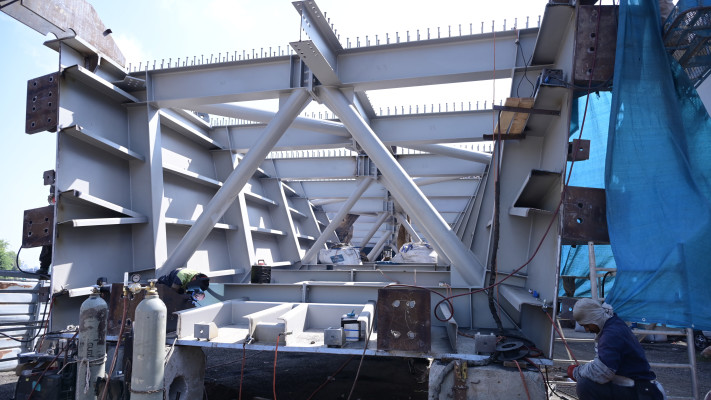 עבודות על הגשר שיונף מעל שדרות רוקח בתל אביב