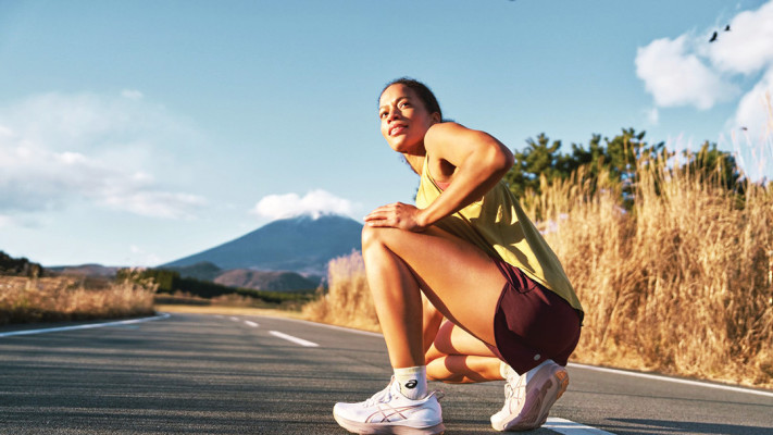 נעלי הריצה של אסיקס דגם ''GEL KAYANO 32''. מחיר 899 ש''ח