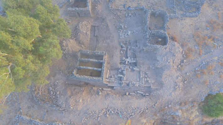 צילום אוויר של החפירה