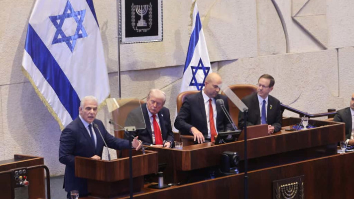 יאיר לפיד נואם במליאת הכנסת