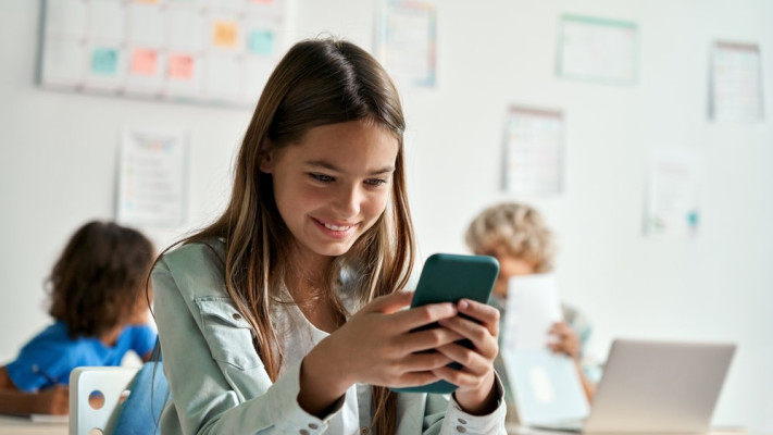 רשתות חברתיות. עיכוב קוגניטיבי אצל הנוער