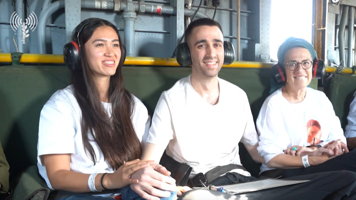 אבינתן אור, נועה ארגמני ודיצה אור במסוק 