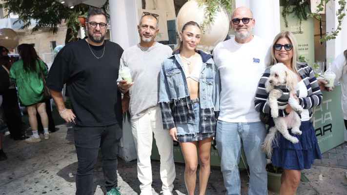 חגית ואלי ברקוביץ, מאיה קיי, יוסי ברוש ותומר טל  (צילום: אור גפן)