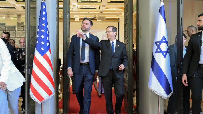 סגן הנשיא ג'יי די ואנס ונשיא המדינה הרצוג