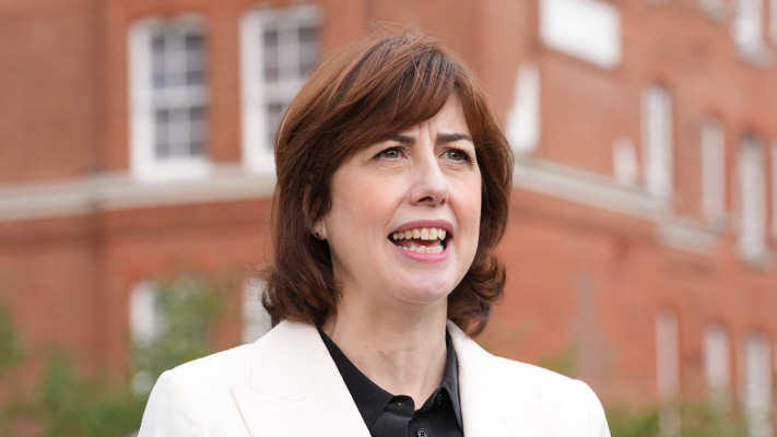 פוטרה על ידי סטארמר לפני חודש. לוסי פאוול 